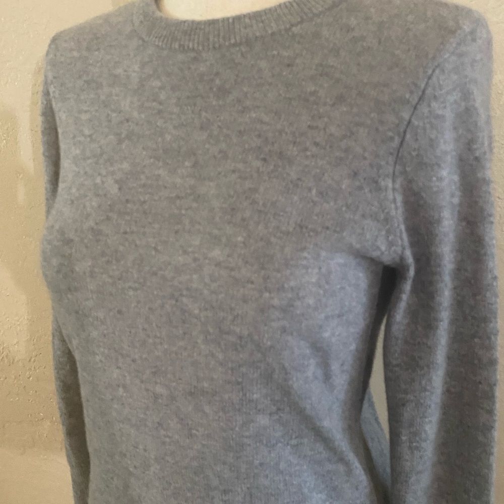 Halogen Gray Cashmere Sweater Sz XS NWT - Picture 3 of 10